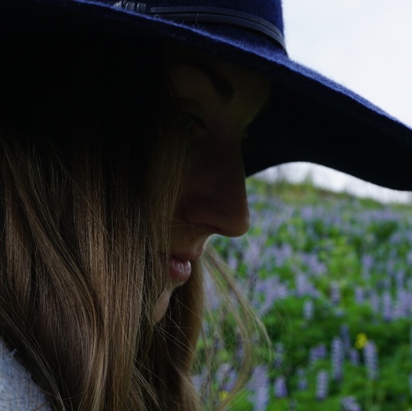 Meet your Posher, Becky - Picture 1 of 1